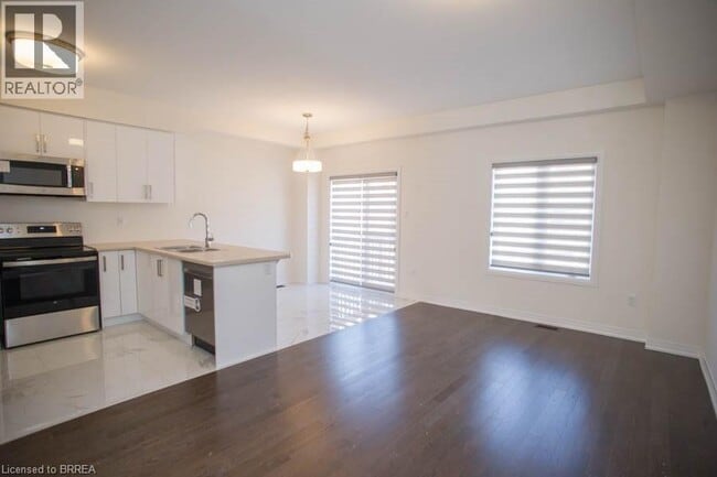 Building Photo - 27 Wakeling Dr