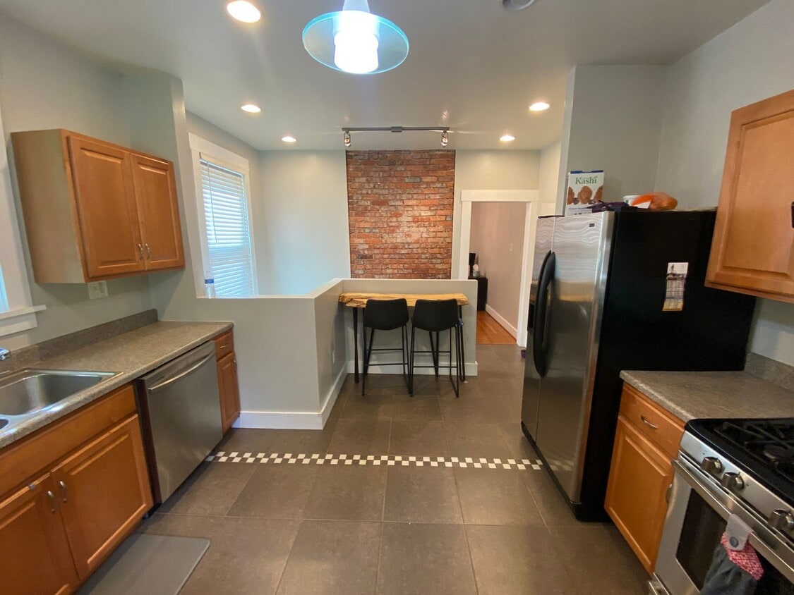 Photo - 230 Ridge Ave - (26138)
