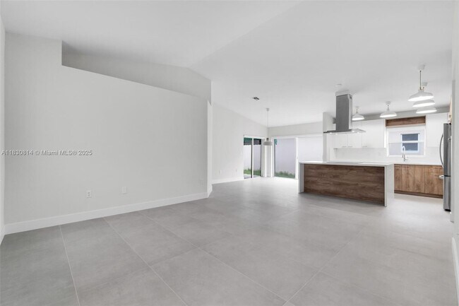 Foto del edificio - 5212 NW 112th Ct