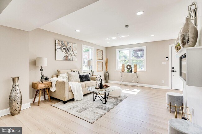 Foto del edificio - 514 45th St NE
