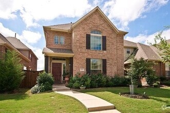 Building Photo - 859 Llano Dr