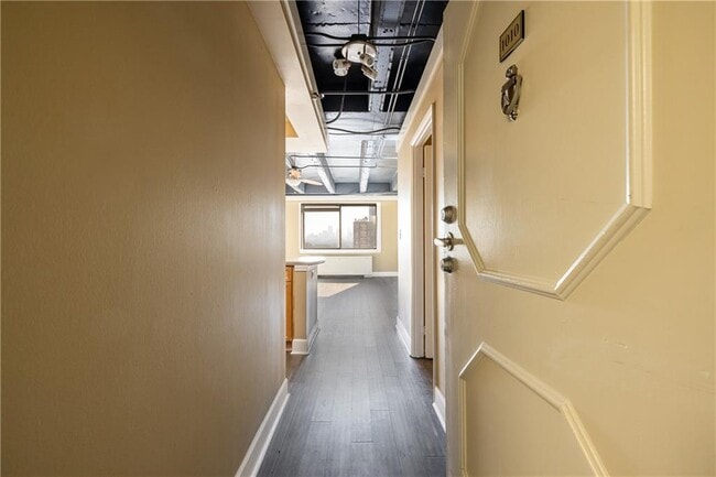 Building Photo - 2479 Peachtree Rd NE