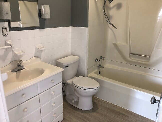 Bath - 3115 Peach St