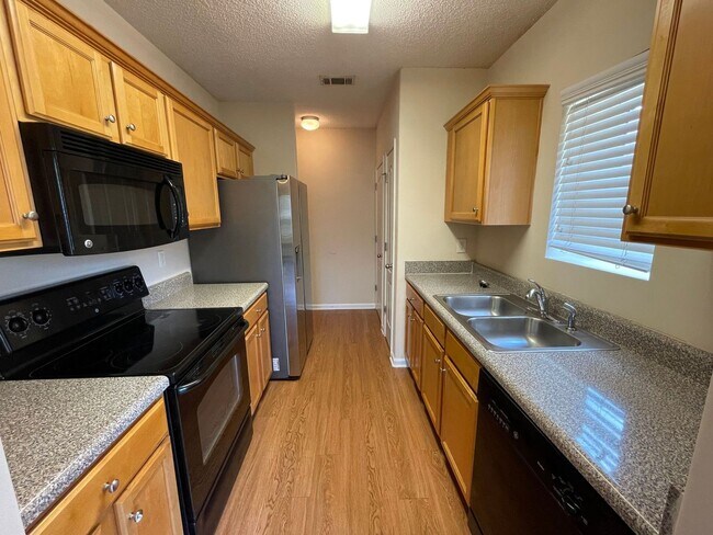 Foto del edificio - BRIDGEWATER HOME! PRE-LEASING FOR AUGUST 1 2026! 1/2 Off Deposit!