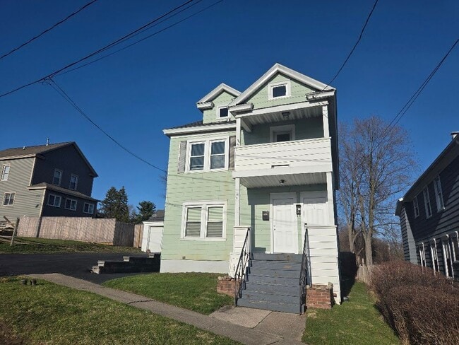 Building Photo - 112 Gale Ave