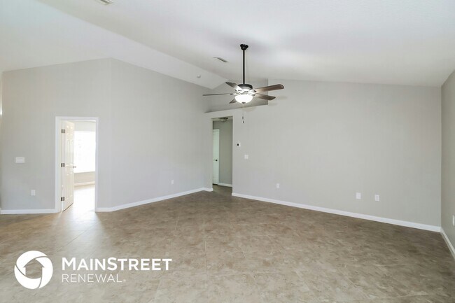 Building Photo - 2556 Traverse Ave