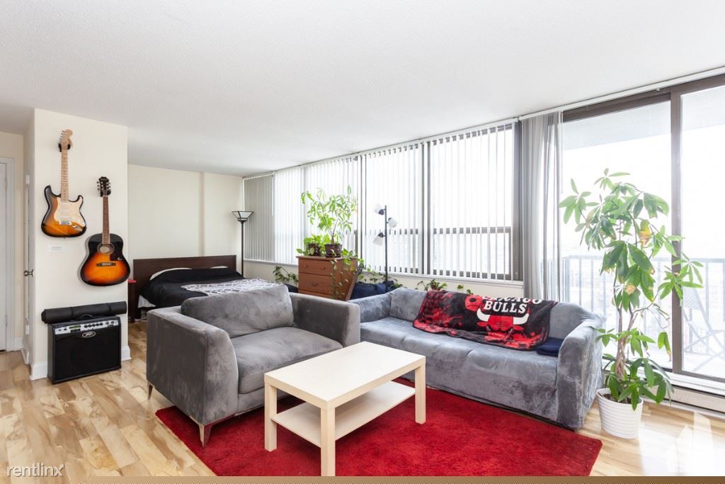 Primary Photo - Studio, 1 bath Condo - 2740 N Pine Grove A...