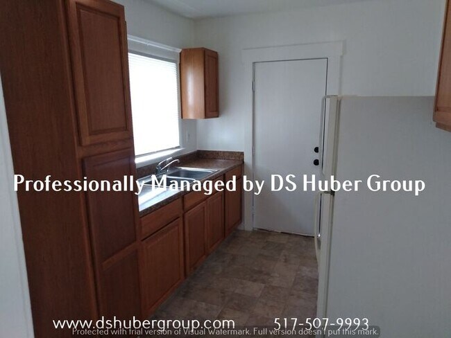 Building Photo - 3 bedroom home with full basement