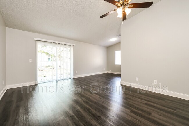 Building Photo - 3275 Shady Willow Dr