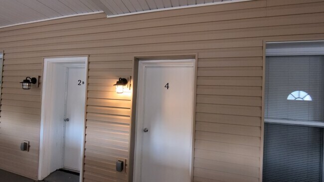 Front entrance - 4646 York Rd Apartments