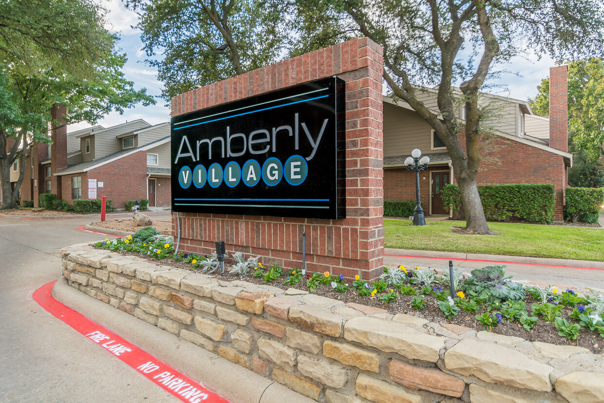 Foto principal - Amberly Village Townhomes