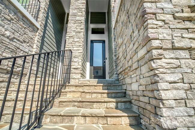 Building Photo - 1724 Unison Dr