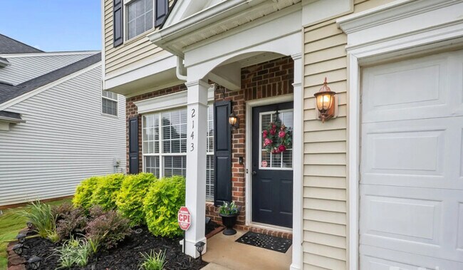 Foto del edificio - 2143 Kaybird Ln