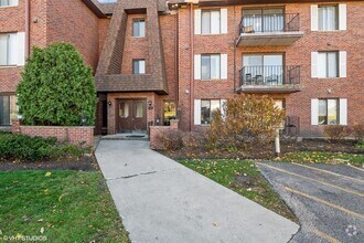 Building Photo - 100 Clubhouse Ln
