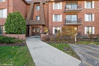 Building Photo - 100 Clubhouse Ln