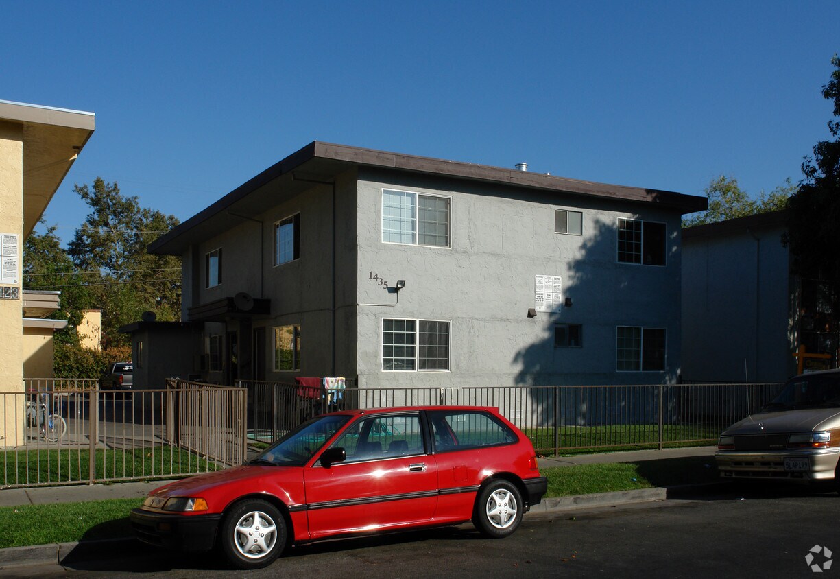 Primary Photo - 1435 Carnelian Dr