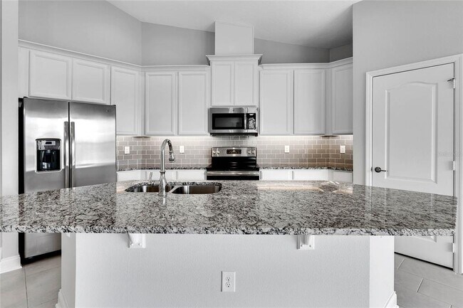 Foto del edificio - 17014 Crestmont Blvd