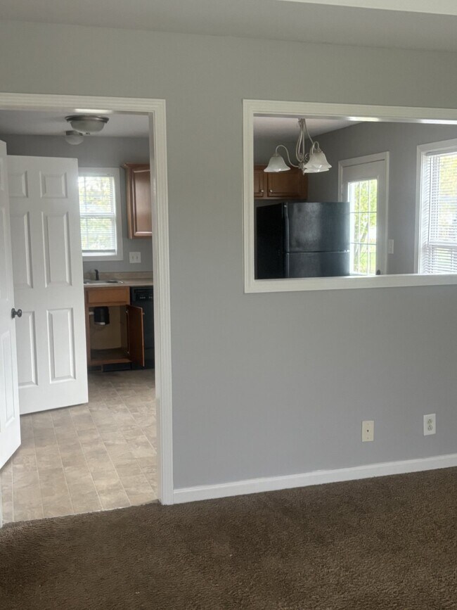 Building Photo - 471 Lafayette Rd