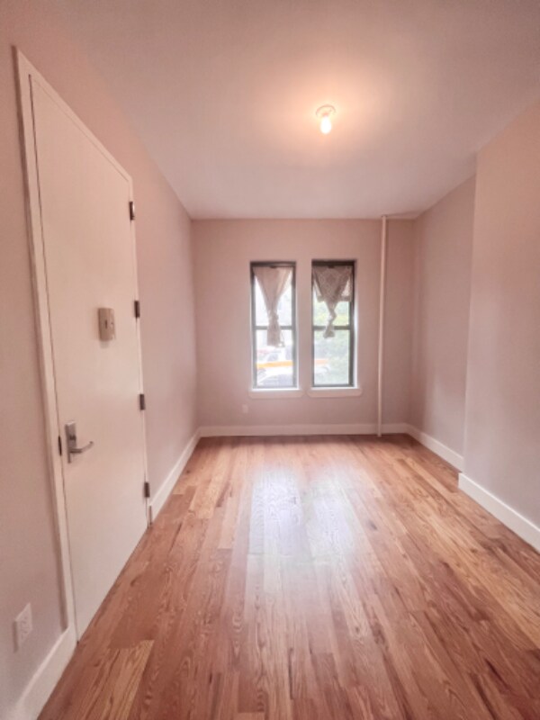 Foto del edificio - 1294 Sterling Pl