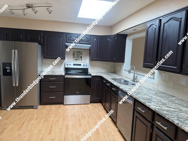 Building Photo - 2108 Muriel St NE
