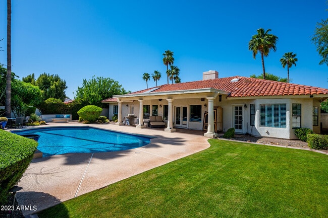 Building Photo - 8637 E San Lucas Dr