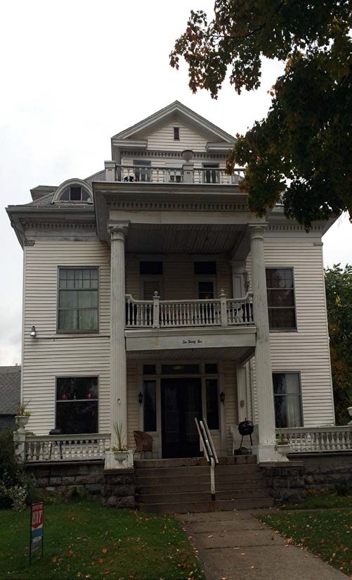 Primary Photo - 1025 N Washington Ave