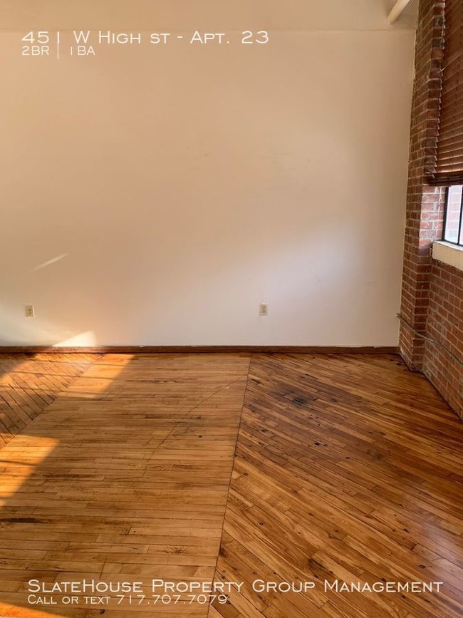 Building Photo - The Lofts at Savoy- 2 bedroom New Floors!!