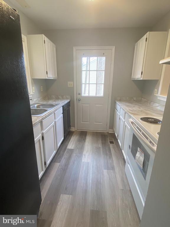 Building Photo - 578 Welsh Dr