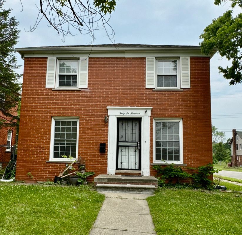 Foto principal - 4600 Chatsworth St
