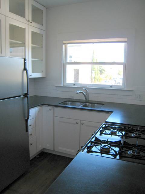 Primary Photo - 448 40th St