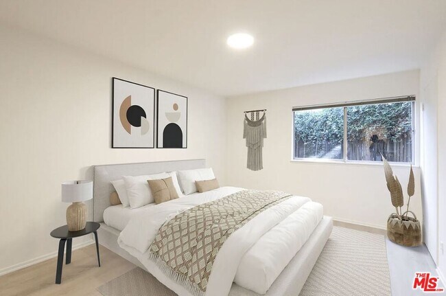 Foto del edificio - 12958 Valleyheart Dr