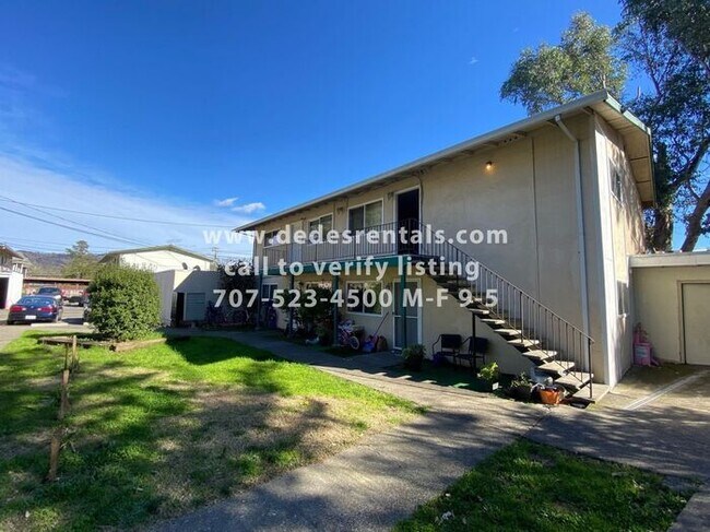 Building Photo - Second level unit in Rincon Valley.