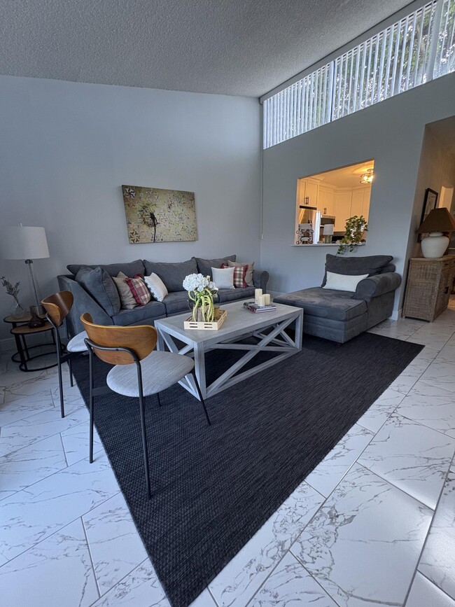 Foto del edificio - 2534 Boundbrook Dr S