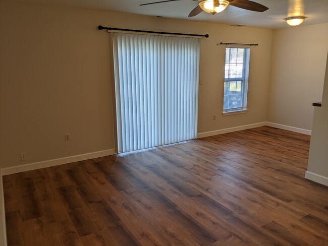 Main Living Area - 2139 E Chestnut Ave