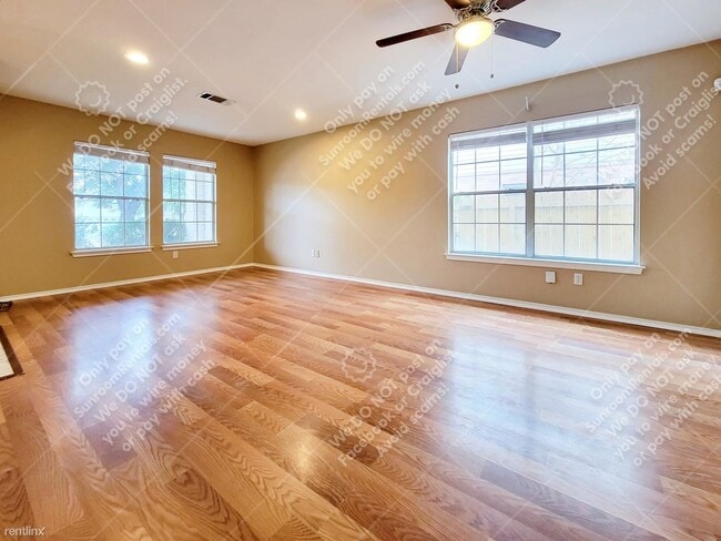 Building Photo - 4 br, 2.5 bath House - 505 Catumet Dr