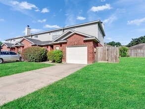 Building Photo - 11703 Emerald Hill Dr