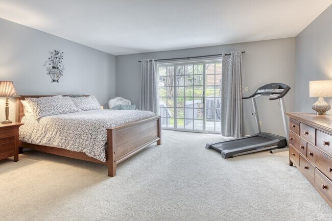 Foto del edificio - 400 Meadow Ct