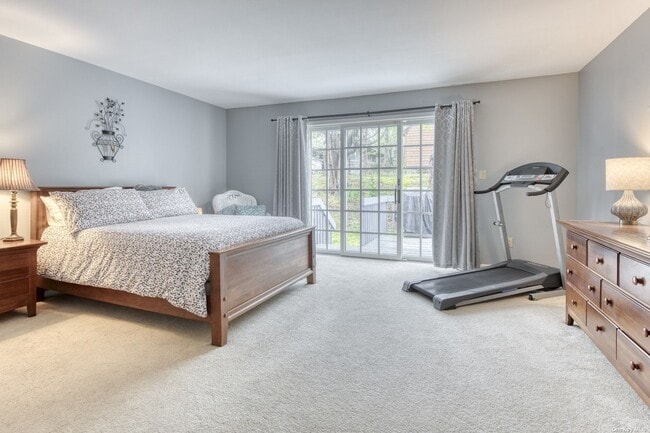 Building Photo - 400 Meadow Ct