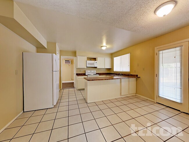 Building Photo - 4302 N 79th Ave