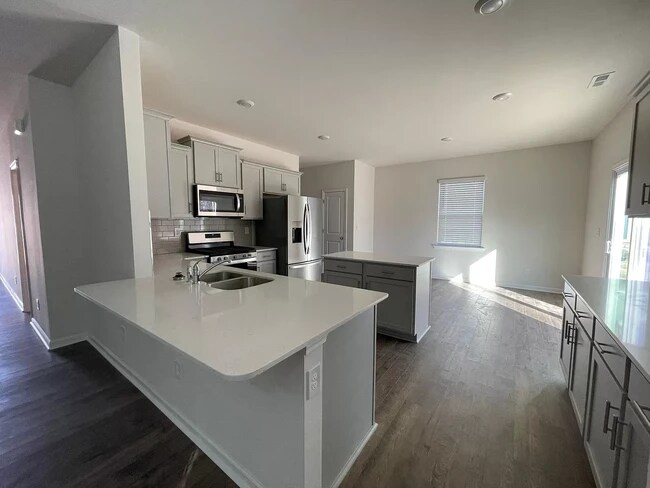 Foto del edificio - 3711 Stanley Creek Dr