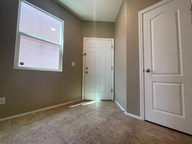 Building Photo - POPULAR PROVIDENCE 2 STORY HOME