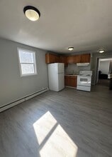 Building Photo - 417 S Jackson St