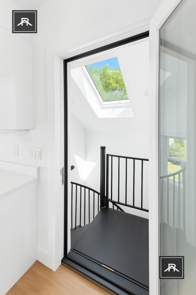 Foto del edificio - 3 bedroom in Belmont MA 02478