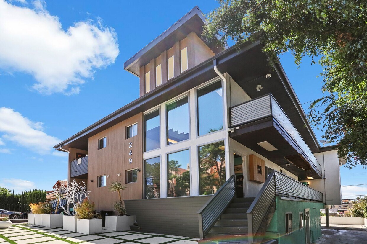 Foto principal - New Two Bedroom | Downtown LA | Historic F...