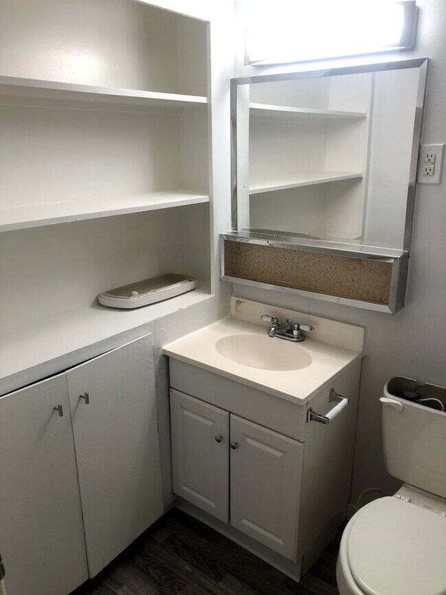 Foto del edificio - Newly Remodeled 2 bed 1 bath in Salt Lake!!