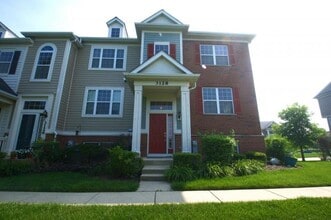 Building Photo - 3128 Valley Falls St