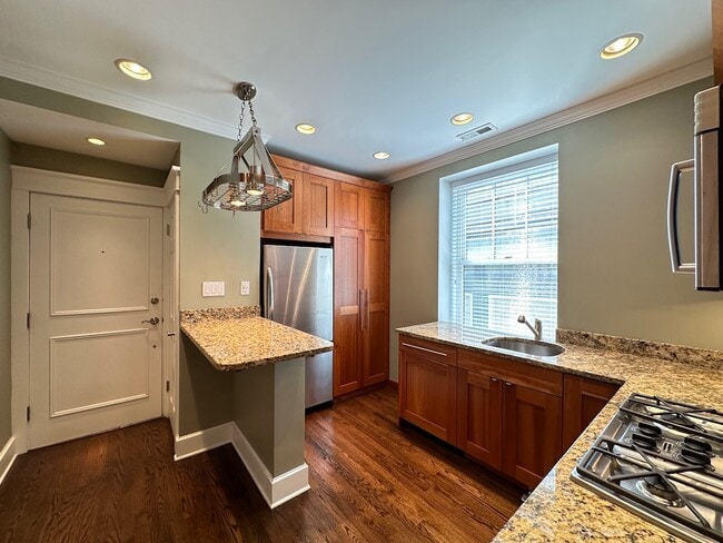 Building Photo - 3616 N Bosworth Ave