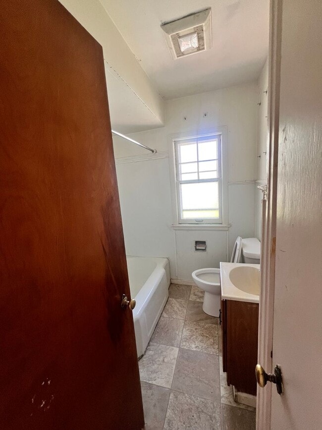 Building Photo - 5864 N 42nd St