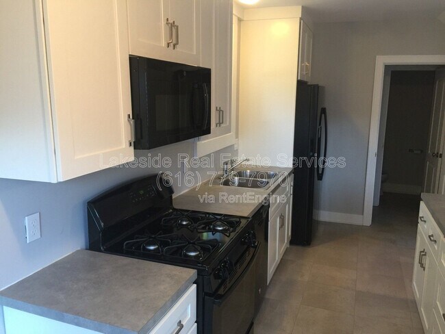 Foto del edificio - 1218 Fisk Rd SE