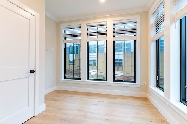 Photo - Luxury 4 Bed/2.5 Bath in Allston with Wash... Apartment